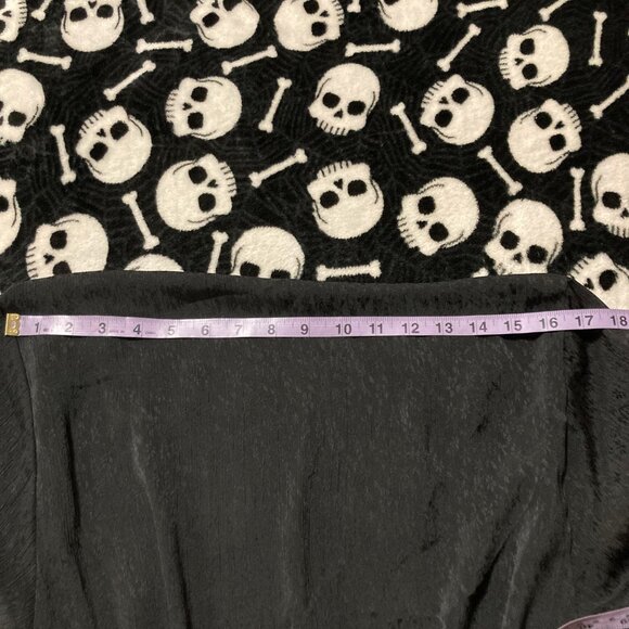 H&M Black silky satin bell sleeve dressing gown ~ MEDIUM LARGE duster dress robe - Picture 11 of 13